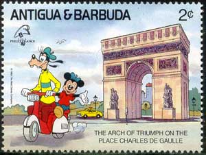Goofy and Mickey near Arc de Triomphe
