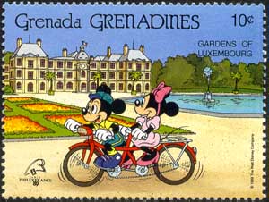 Mickey and Minnie near Luxembourg palace